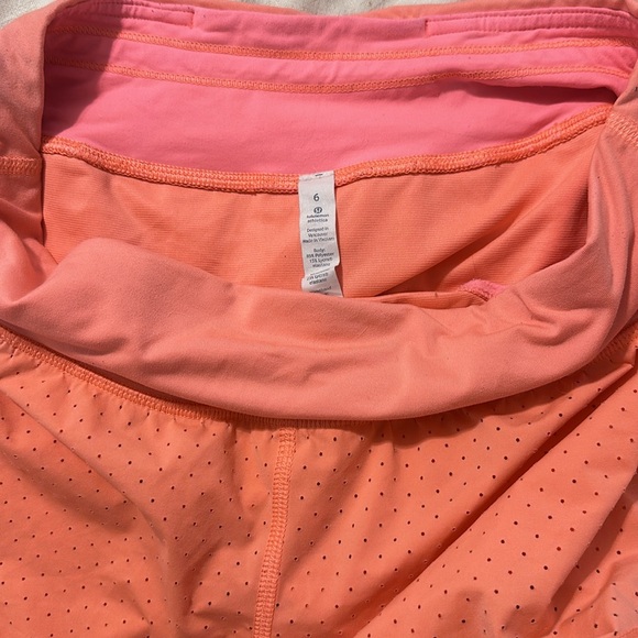 Coral lululemon shorts - size 6 - Picture 3 of 4